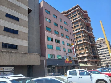 3 Bedroom Flat & Apartment