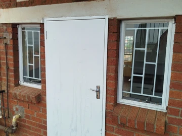 3 Bedroom Flat & Apartment