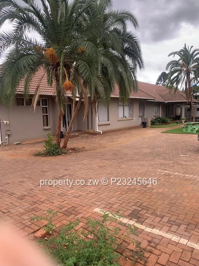 420 m² Milton Park Office - Borehole ,Paved Parking Space and Caretaker's cottage  (Sole Mandate)