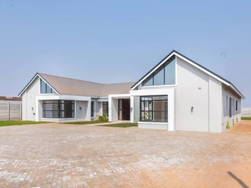 5 Bedroom House