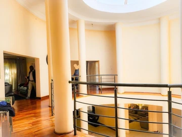 7 Bedroom House