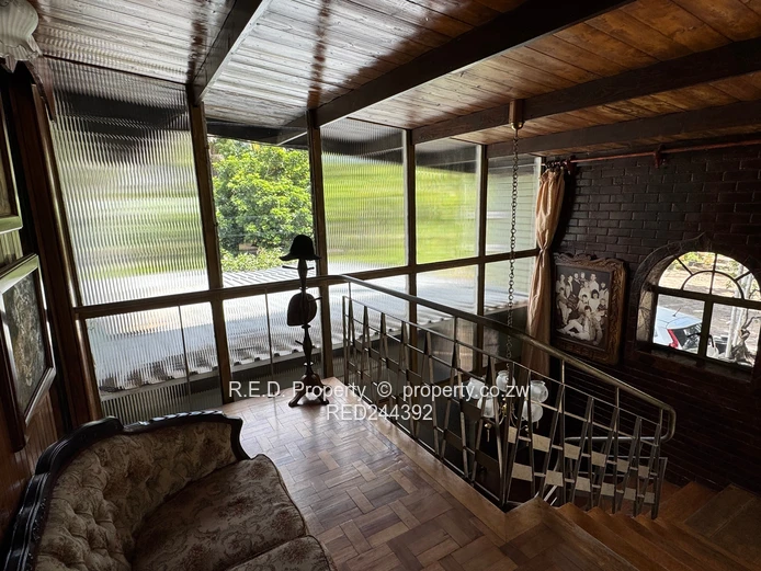 Stunning Family Residence In Hillside!