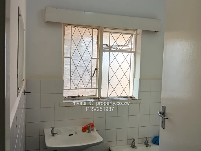 Prime  Commercial premises for Use as  offices, showroom, school , corporate headquarters 