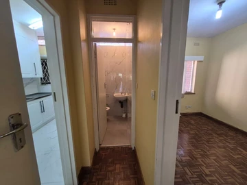 3 Bedroom Flat & Apartment