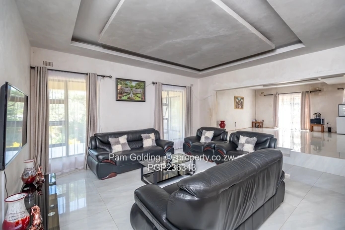 6 Bedroom Double Storey With a Prolific Borehole