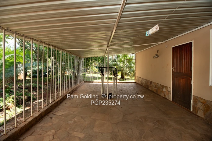 Spacious home walking distance to St Johns College  (Sole Mandate)