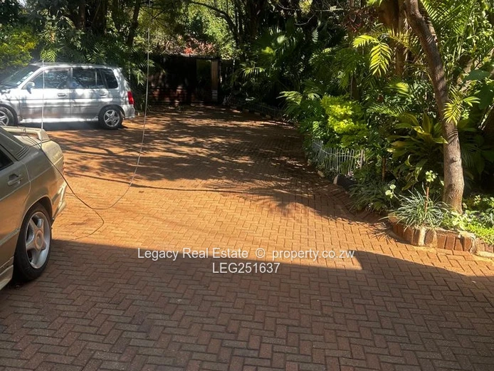Grand Residence With Pool & Beautiful Gardens,Premium Property In The Heart Of Vainona. (Sole Mandate)