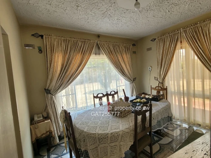 Spacious 5-Bedroom Double-Storey Property For Sale – Highlands