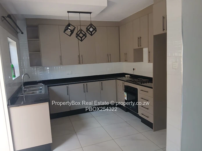 Aspindale 4 beds house to rent for Immediate occupation!