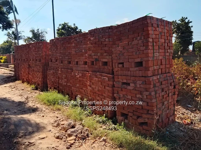 Residential stand for sale Old Zimre Park