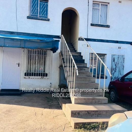 2-Bed Flat in Eastlea, Harare – 100m² Compact Unit