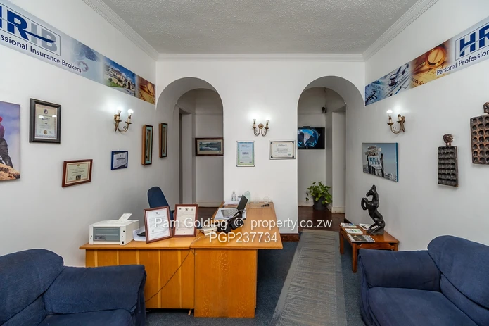 The Perfect Business Location: Close to the City & Major Hospital.