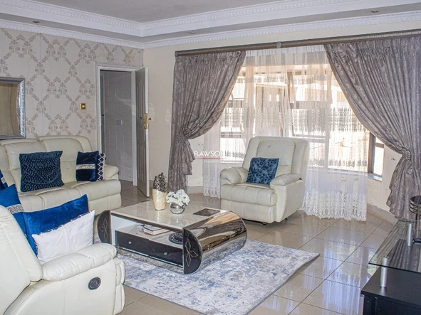 9 Bedroom House
