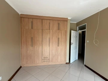 3 Bedroom Flat & Apartment