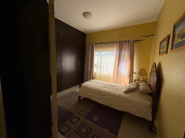 3 Bedroom Flat & Apartment