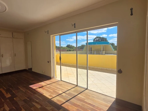 6 Bedroom House