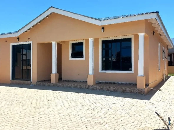 Elegant 3-Bed Townhouse in Arlington, Harare South