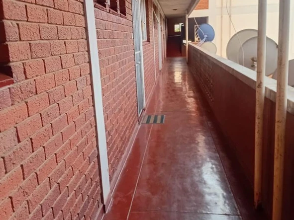 2 Bedroom Flat & Apartment