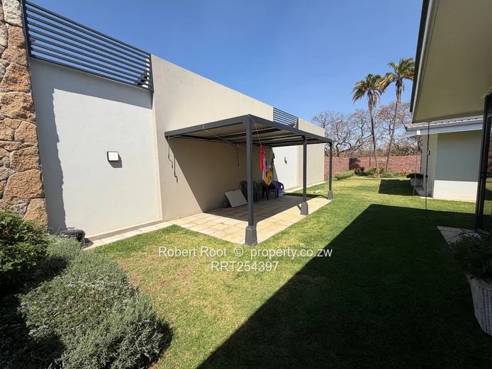 Secure And Spacious Townhouse In Newlands