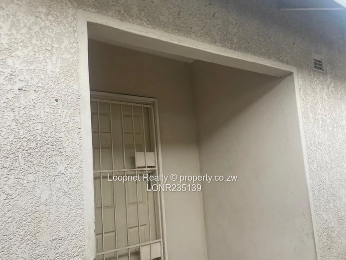 3-Bed Houghton Park House - Carport, Spacious Cottage, Garden