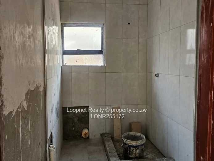 Incomplete Greendale 4-Bed Garden Flat — Borehole & High Ceilings