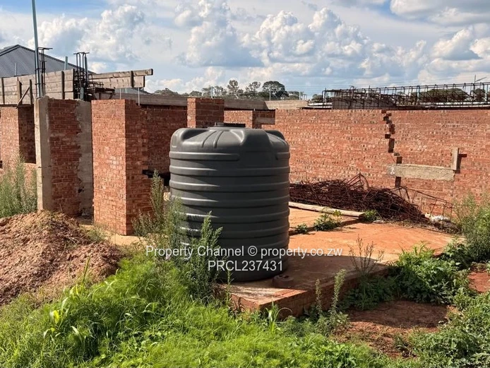 incomplete house  4 bedrooms all ensuite, open plan lounge,dinning,kitchen,guest toilet