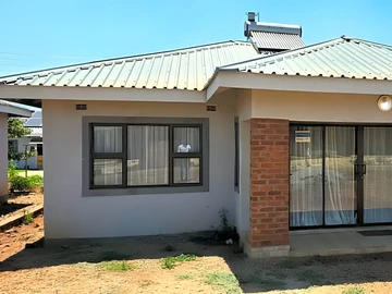 3 Bedroom Flat & Apartment