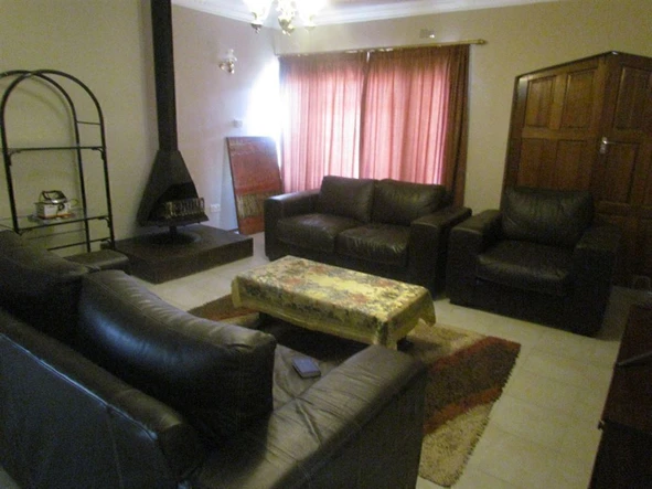 3 Bedroom Flat & Apartment