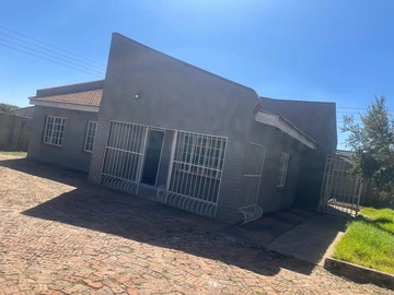 3 Bedroomed House to rent in West Gate GoodHope