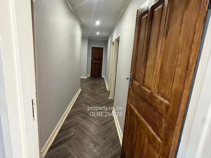 Greencroft Office 300m² – Modern Reception, Borehole