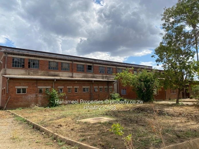 Kadoma wharehouse for sale (Sole Mandate)