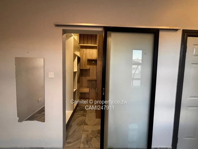 Open-Plan 3-Bed Townhouse in Greendale North — Borehole