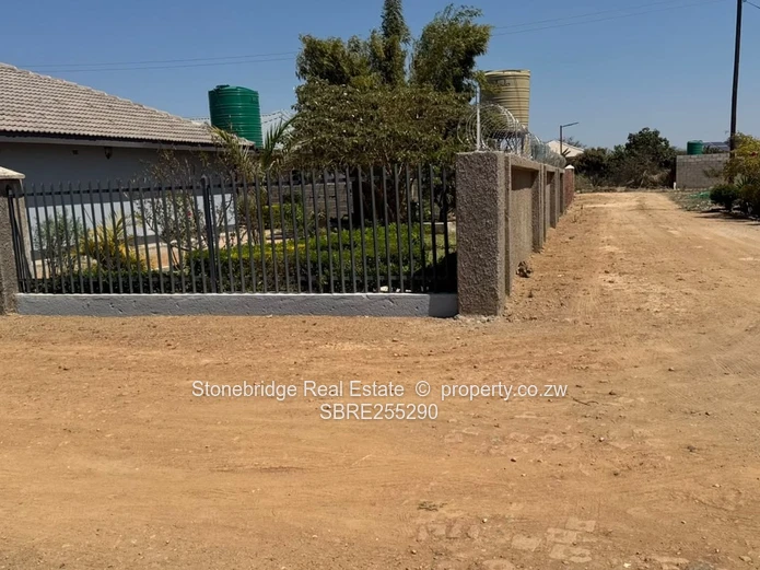 TOWNHOUSE STAND FOR SALE – LOCHVIEW, BULAWAYO $22k