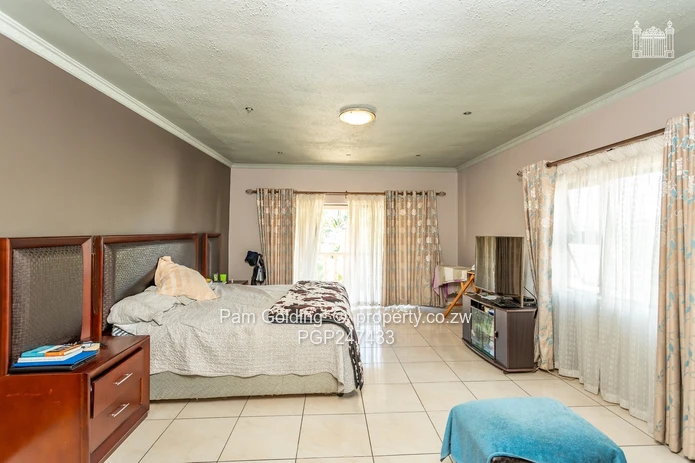 4 Bedroom House for Sale in Borrowdale Brooke (Sole Mandate)