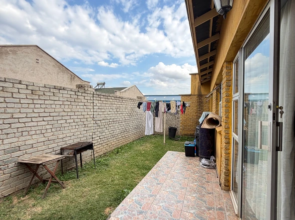 2 Bedroom Garden Flat