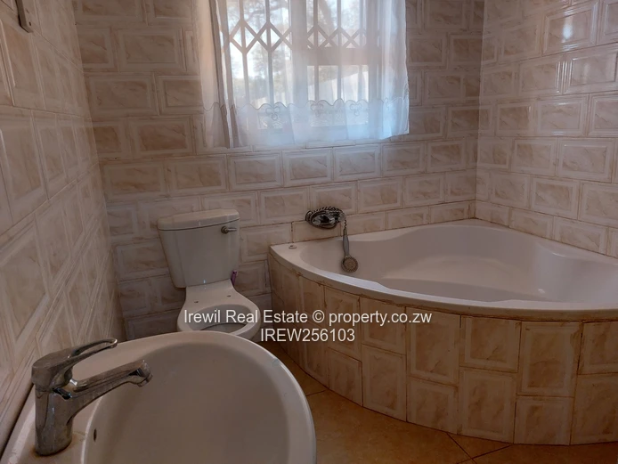 Gletwin 4 Bedroom to Let