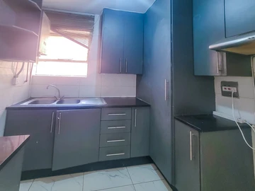 2 Bedroom Flat & Apartment