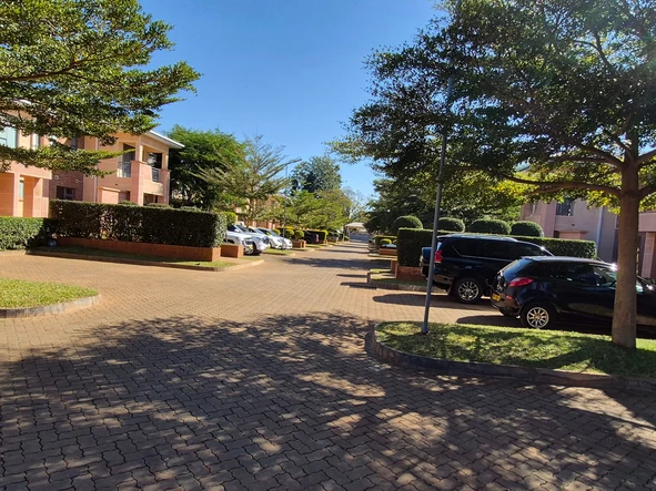 4 Bedroom Flat & Apartment