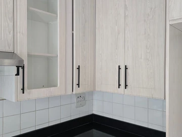 2 Bedroom Flat & Apartment