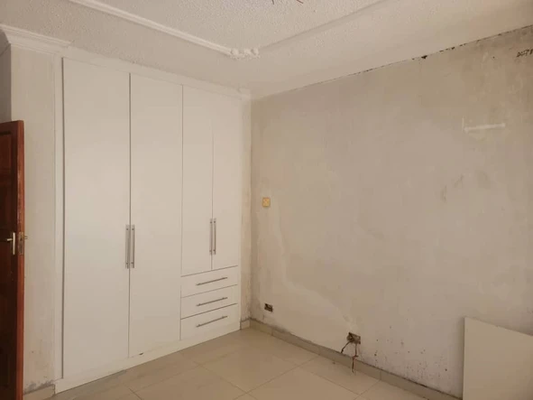 6 Bedroom House