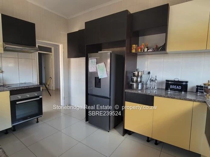 Secure 3 Bedroomed Townhouse in Selbourne Park for sale