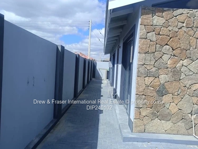 Mabvazuva house for sale 100k