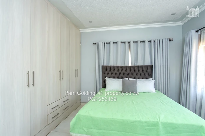Modern 3-Bedroom Cluster Home!