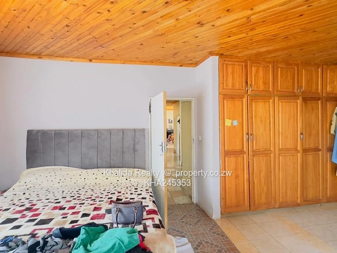 Chadcombe 3 Beds House With a 2 Beds Cottage For Sale