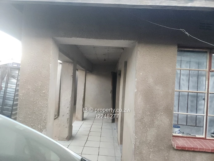 3-Bed Damofalls Home – Tiled Roof & Walled Yard (Sole Mandate)