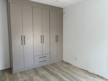 3 Bedroom Flat & Apartment