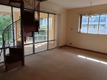 4 Bedroom Flat & Apartment