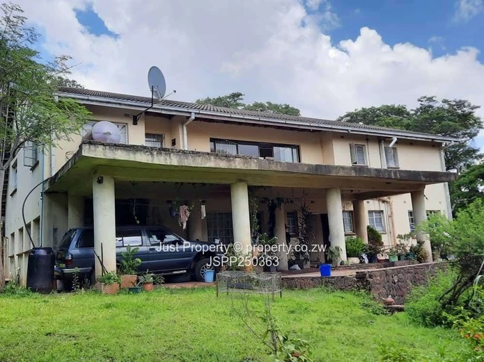 7-Bed Lake Chivero Estate: Your Private Woodland Sanctuary