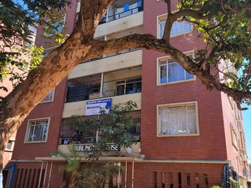 2 Bedroom Flat & Apartment