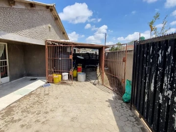 House for sale in unit G chitungwiza 